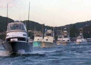 Haines Hunter MD John Haber displays a 760 prototype hull.